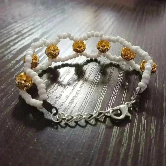 Hand beaded rhinestone bracelet - Picture 2 of 3